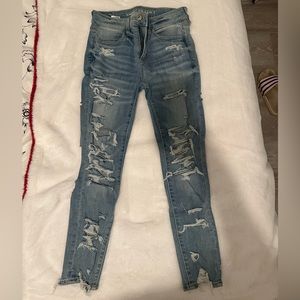 Size 4 | American Eagle skinny jeans with rips | light wash | short
